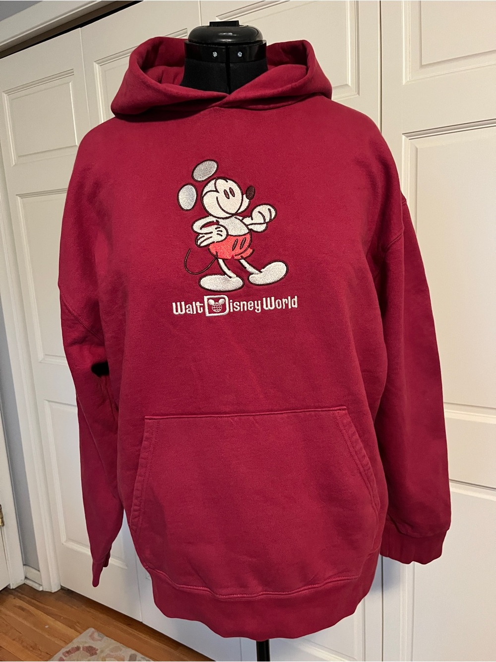 Disney Men's Burgundy Walt Disney World Mickey Hooded Sweatshirt Large EUC